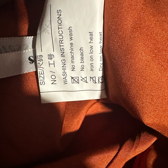 Elegant Orange Marrón Wedding Dress - Picture 9 of 16